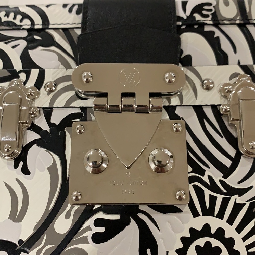 Louis Vuitton Petite Malle bag - Picture 8 of 9